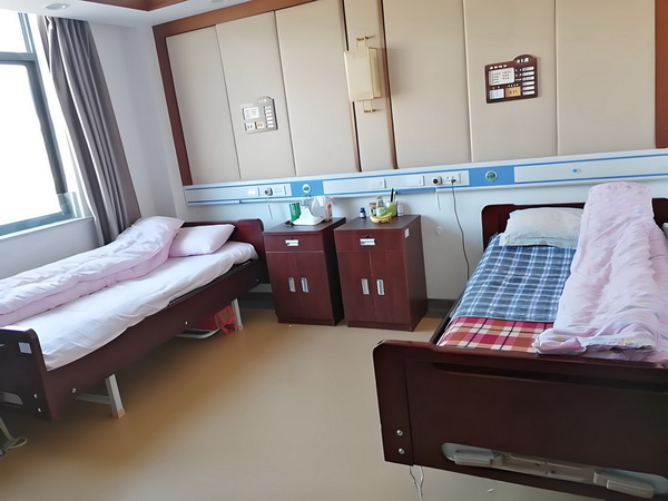 鸩妃